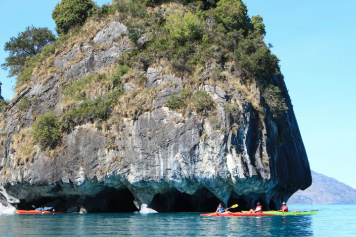 A CAPILLAS DE MARMOL EN KAYAK