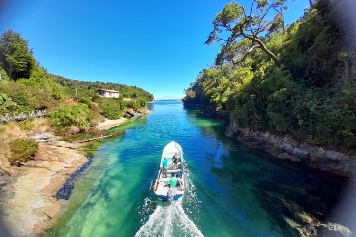 Navegación Parque Nacional Isla Magdalena / Puerto Cisnes