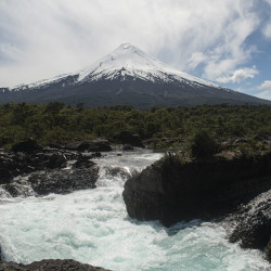Tour Volcán Osorno- Saltos de Petrohué- Laguna Verde- Lago  Todos los Santos 