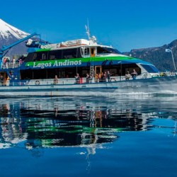Navegación Lago Todos los Santos y visita a Villa, desde y hasta Puerto Petrohué