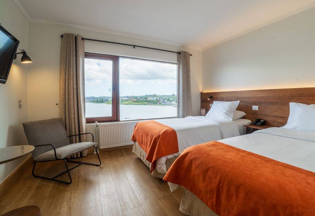 Cyber 2025: Puerto Varas 03 noches en Hotel Cabañas Del Lago+ tours 10% descuento