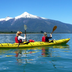 Kayak en el estuario de Reloncaví